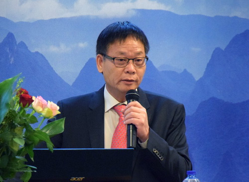 Mr. Dong Zhlin, TCMned president